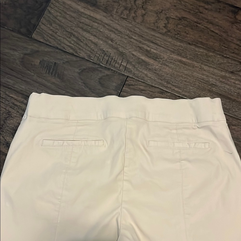 Simply Vera Vera Wang Cream Capris - Picture 4 of 4